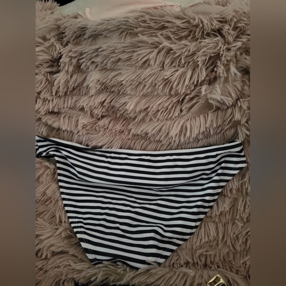 NWOT Xhilaration Stripped Push up bra swim suit - Picture 7 of 7